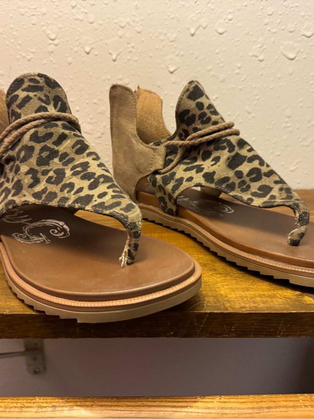 Very G- Leopard Print Thong Sandals - Women's Casual Summer Sandals